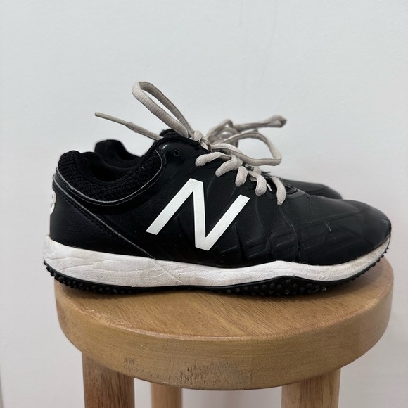 New Balance Youth Turf Trainer Black Baseball Shoes (TY4040K5) - Size 2.5 - Picture 3 of 14